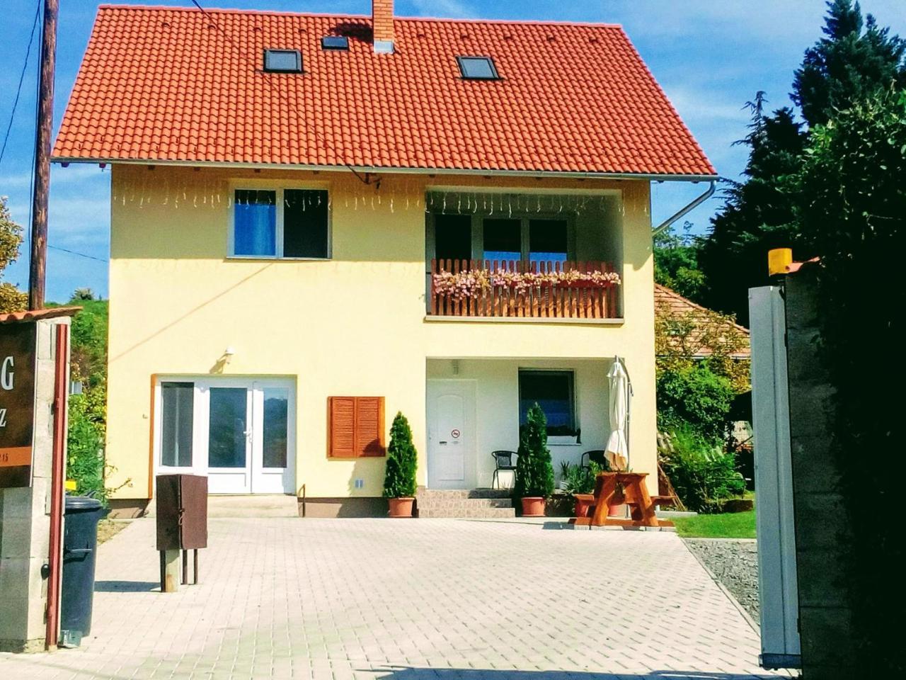 Lotuszvirag Vendeghaz Hotel Szekszárd Exterior foto