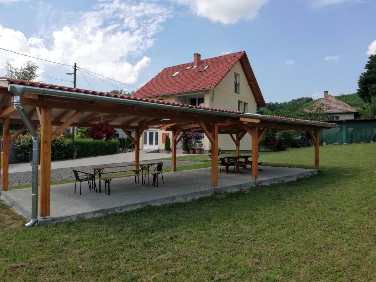 Lotuszvirag Vendeghaz Hotel Szekszárd Exterior foto